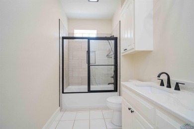Beautifully Remodeled Home on Crossing Creeks Golf Course! on The Challenge at Oak Forest in Texas - for sale on GolfHomes.com, golf home, golf lot
