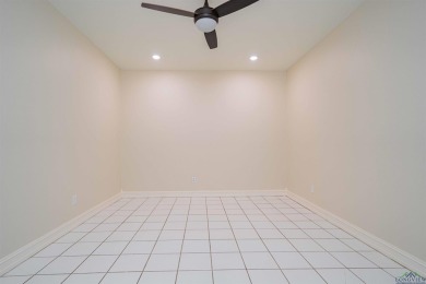 Beautifully Remodeled Home on Crossing Creeks Golf Course! on The Challenge at Oak Forest in Texas - for sale on GolfHomes.com, golf home, golf lot