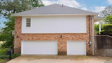 Beautifully Remodeled Home on Crossing Creeks Golf Course! on The Challenge at Oak Forest in Texas - for sale on GolfHomes.com, golf home, golf lot