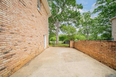 Beautifully Remodeled Home on Crossing Creeks Golf Course! on The Challenge at Oak Forest in Texas - for sale on GolfHomes.com, golf home, golf lot