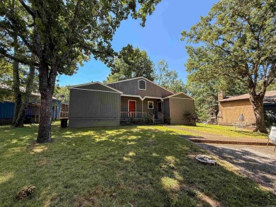 Charming Fully Furnished Villa in the Heart of Fairfield Bay! on Mountain Ranch Golf Club in Arkansas - for sale on GolfHomes.com, golf home, golf lot