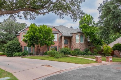 This stunning five-bedroom home in the heart of Bentwood Country on Bentwood Country Club in Texas - for sale on GolfHomes.com, golf home, golf lot