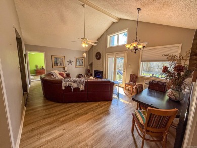 Charming Fully Furnished Villa in the Heart of Fairfield Bay! on Mountain Ranch Golf Club in Arkansas - for sale on GolfHomes.com, golf home, golf lot