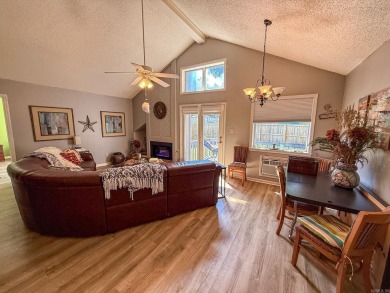 Charming Fully Furnished Villa in the Heart of Fairfield Bay! on Mountain Ranch Golf Club in Arkansas - for sale on GolfHomes.com, golf home, golf lot