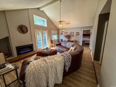 Charming Fully Furnished Villa in the Heart of Fairfield Bay! on Mountain Ranch Golf Club in Arkansas - for sale on GolfHomes.com, golf home, golf lot