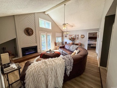 Charming Fully Furnished Villa in the Heart of Fairfield Bay! on Mountain Ranch Golf Club in Arkansas - for sale on GolfHomes.com, golf home, golf lot