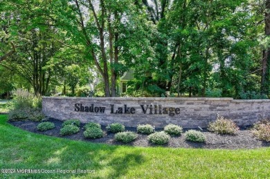 ADULT COMMUNITY Turn key 2 bedroom/1 bath ranch END unit on Shadow Lake Village in New Jersey - for sale on GolfHomes.com, golf home, golf lot