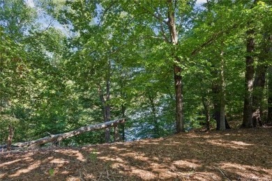 NEWLY RENOVATED! Step inside this charming 3-bedroom, 3-bath on Kingsmill Resort and Golf Club in Virginia - for sale on GolfHomes.com, golf home, golf lot