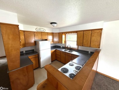 Charming  Affordable 3-Bedroom Home in North English, IA! Don't on Knoll Ridge Country Club in Iowa - for sale on GolfHomes.com, golf home, golf lot