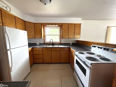 Charming  Affordable 3-Bedroom Home in North English, IA! Don't on Knoll Ridge Country Club in Iowa - for sale on GolfHomes.com, golf home, golf lot