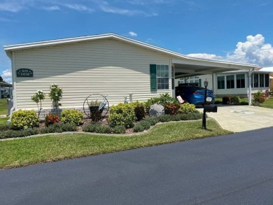 Beautifully Maintained Home offers an Inviting and Spacious on Four Lakes Golf Club in Florida - for sale on GolfHomes.com, golf home, golf lot
