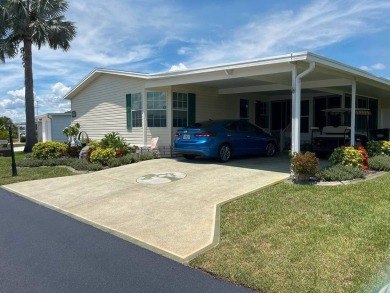 Beautifully Maintained Home offers an Inviting and Spacious on Four Lakes Golf Club in Florida - for sale on GolfHomes.com, golf home, golf lot