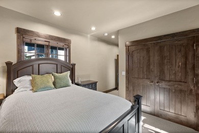 Assumable Loan @ 2.75%. This Sun Forest-built home is perfectly on The Club At Pronghorn Golf Course in Oregon - for sale on GolfHomes.com, golf home, golf lot