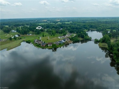 Welcome to this beautifully maintained home nestled in the on Lake Louise Golf Club in North Carolina - for sale on GolfHomes.com, golf home, golf lot
