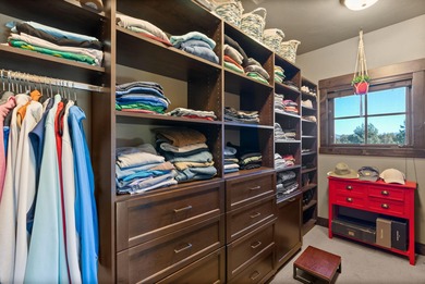 Assumable Loan @ 2.75%. This Sun Forest-built home is perfectly on The Club At Pronghorn Golf Course in Oregon - for sale on GolfHomes.com, golf home, golf lot