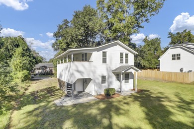Wonderfully located duplex in the Woodland Shores/Riverland on Charleston Municipal Golf Course in South Carolina - for sale on GolfHomes.com, golf home, golf lot