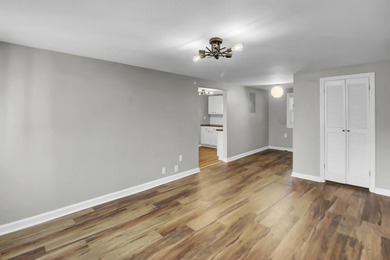 Wonderfully located duplex in the Woodland Shores/Riverland on Charleston Municipal Golf Course in South Carolina - for sale on GolfHomes.com, golf home, golf lot