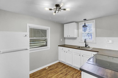 Wonderfully located duplex in the Woodland Shores/Riverland on Charleston Municipal Golf Course in South Carolina - for sale on GolfHomes.com, golf home, golf lot