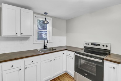 Wonderfully located duplex in the Woodland Shores/Riverland on Charleston Municipal Golf Course in South Carolina - for sale on GolfHomes.com, golf home, golf lot