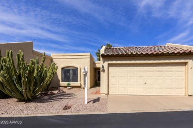 Welcome home! Enjoy this well kept 2 bedroom, 1.75 bath, split on Fountain of the Sun Country Club in Arizona - for sale on GolfHomes.com, golf home, golf lot
