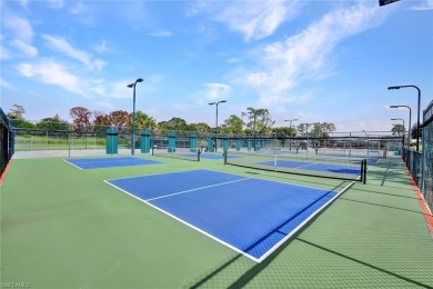 This Turnkey Furnished attached villa in Hunters Ridge Golf & on Hunters Ridge Country Club in Florida - for sale on GolfHomes.com, golf home, golf lot