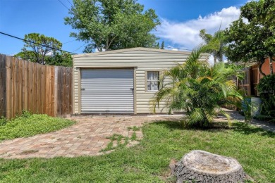 Flamingo house. Charming Floridian home, meticulously maintained on Jacaranda West Country Club in Florida - for sale on GolfHomes.com, golf home, golf lot