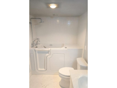 PRICE REDUCED!!!  Welcome to Wynmoor, Coconut Creek's premier on Wynmoor Golf Course in Florida - for sale on GolfHomes.com, golf home, golf lot