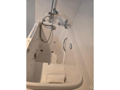 PRICE REDUCED!!!  Welcome to Wynmoor, Coconut Creek's premier on Wynmoor Golf Course in Florida - for sale on GolfHomes.com, golf home, golf lot