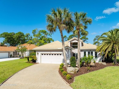 Welcome to this timeless and well-loved 3-bedroom, 2-bathroom on Plantation Bay Golf and Country Club in Florida - for sale on GolfHomes.com, golf home, golf lot