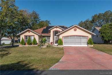 Introducing this cozy 2-bedroom, 2-bathroom home located in the on Twisted Oaks Golf Club in Florida - for sale on GolfHomes.com, golf home, golf lot