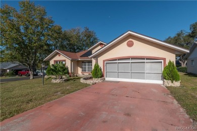 Introducing this cozy 2-bedroom, 2-bathroom home located in the on Twisted Oaks Golf Club in Florida - for sale on GolfHomes.com, golf home, golf lot