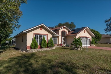 Introducing this cozy 2-bedroom, 2-bathroom home located in the on Twisted Oaks Golf Club in Florida - for sale on GolfHomes.com, golf home, golf lot