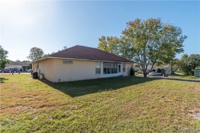 Introducing this cozy 2-bedroom, 2-bathroom home located in the on Twisted Oaks Golf Club in Florida - for sale on GolfHomes.com, golf home, golf lot