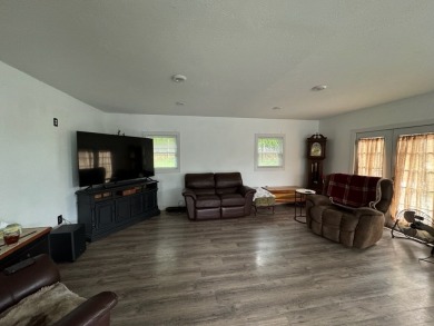 Welcome to this stunning open-concept home featuring 3 spacious on Pleasant Hill Golf Course in Ohio - for sale on GolfHomes.com, golf home, golf lot