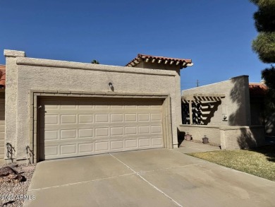 Three bed, 2 bath, den, 1,626 sq ft townhouse in the vibrant on Oakwood Golf Club  in Arizona - for sale on GolfHomes.com, golf home, golf lot