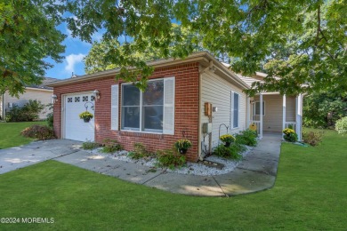 Welcome to this adorable, *EXTENDED* Dover model in highly on Greenbriar Woodlands in New Jersey - for sale on GolfHomes.com, golf home, golf lot