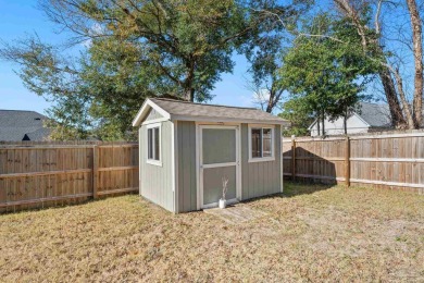 Beautiful 3 bedroom 2 bath home in the golf course community of on Marcus Pointe Golf Club in Florida - for sale on GolfHomes.com, golf home, golf lot