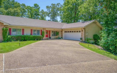 ENJOY CAREFREE LIVING with this charming one level, Magellan on Magellan Golf Course in Arkansas - for sale on GolfHomes.com, golf home, golf lot