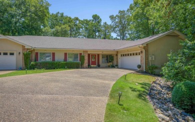 ENJOY CAREFREE LIVING with this charming one level, Magellan on Magellan Golf Course in Arkansas - for sale on GolfHomes.com, golf home, golf lot