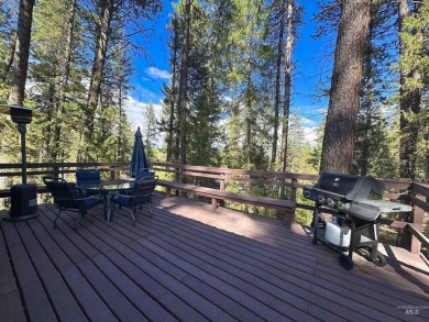 This newly remodeled manufactured home offers a modern and on Terrace Lakes Golf Resort in Idaho - for sale on GolfHomes.com, golf home, golf lot