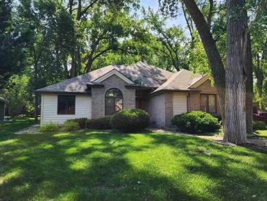 Don't miss this beautifully updated home in the highly on Dakota Dunes Country Club in South Dakota - for sale on GolfHomes.com, golf home, golf lot