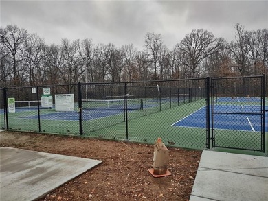 Bella Vista beauty showcasing modern architecture, upgraded on Branchwood Golf Course in Arkansas - for sale on GolfHomes.com, golf home, golf lot