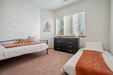 Located at the Running Y Resort, this condominium features 4 on Running Y Ranch Resort in Oregon - for sale on GolfHomes.com, golf home, golf lot