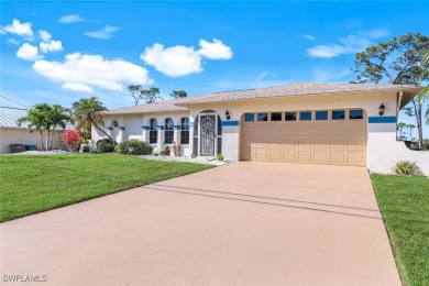 PRICED TO SELL - MUST SEE GOLF COURSE HOME! Located in Southwest on Palmetto-Pine Country Club in Florida - for sale on GolfHomes.com, golf home, golf lot
