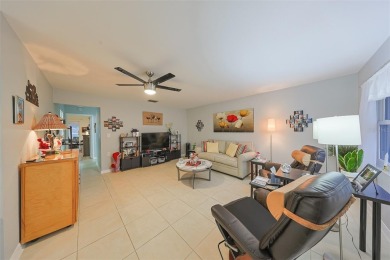 Welcome home to this lovely 2 bedroom/2 bath Condo in Kings on Kings Point Executive Golf Course in Florida - for sale on GolfHomes.com, golf home, golf lot