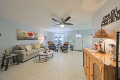 Welcome home to this lovely 2 bedroom/2 bath Condo in Kings on Kings Point Executive Golf Course in Florida - for sale on GolfHomes.com, golf home, golf lot