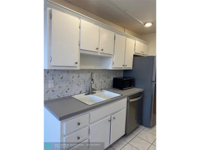 Beautiful Golf Course Condo in Exclusive Jacaranda! This move-in on Jacaranda Golf Club in Florida - for sale on GolfHomes.com, golf home, golf lot