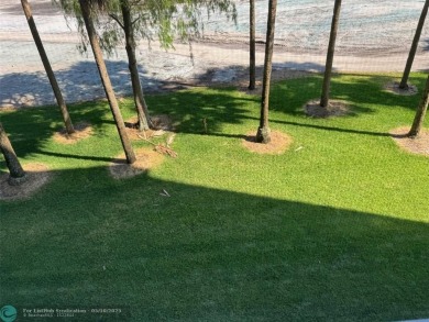 Beautiful Golf Course Condo in Exclusive Jacaranda! This move-in on Jacaranda Golf Club in Florida - for sale on GolfHomes.com, golf home, golf lot