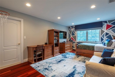 Welcome to this immaculate 6-bedroom, 4.5-bathroom Colonial on Fresh Meadow Country Club in New York - for sale on GolfHomes.com, golf home, golf lot