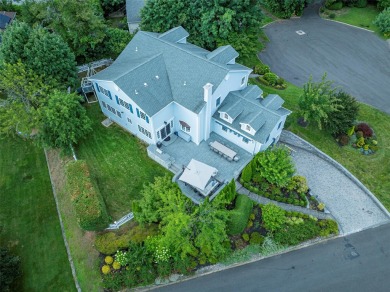 Welcome to this immaculate 6-bedroom, 4.5-bathroom Colonial on Fresh Meadow Country Club in New York - for sale on GolfHomes.com, golf home, golf lot